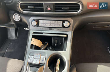Позашляховик / Кросовер Hyundai Kona 2019 в 
