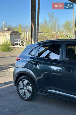 Внедорожник / Кроссовер Hyundai Kona 2019 в 