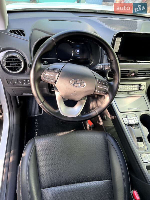 Внедорожник / Кроссовер Hyundai Kona 2019 в Ровно