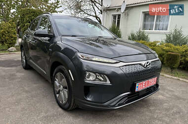 Внедорожник / Кроссовер Hyundai Kona 2020 в 