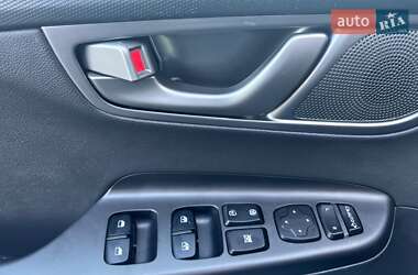Внедорожник / Кроссовер Hyundai Kona 2019 в 