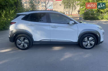 Позашляховик / Кросовер Hyundai Kona 2019 в 