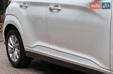Позашляховик / Кросовер Hyundai Kona 2021 в 