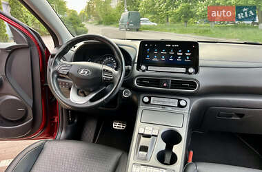Внедорожник / Кроссовер Hyundai Kona 2020 в 