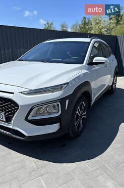 Внедорожник / Кроссовер Hyundai Kona 2020 в 