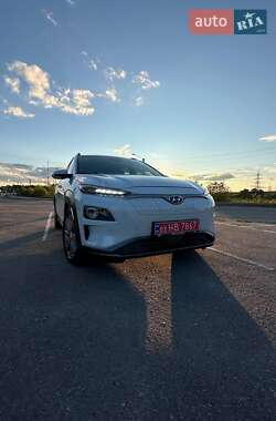 Внедорожник / Кроссовер Hyundai Kona 2019 в Харькове