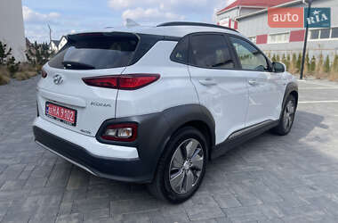Внедорожник / Кроссовер Hyundai Kona 2019 в 