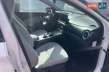 Внедорожник / Кроссовер Hyundai Kona 2022 в 