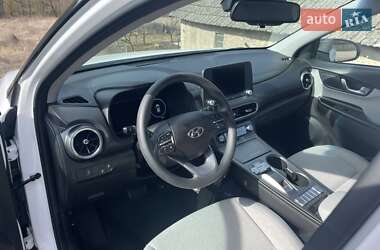 Внедорожник / Кроссовер Hyundai Kona 2022 в 