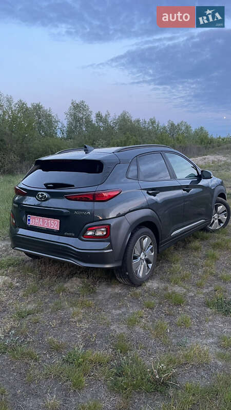 Внедорожник / Кроссовер Hyundai Kona 2019 в Сарнах
