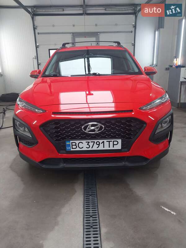 Позашляховик / Кросовер Hyundai Kona 2018 в 