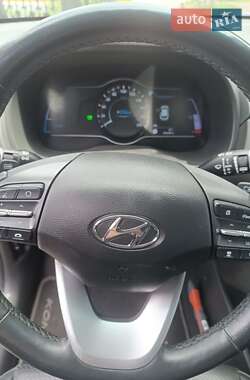Внедорожник / Кроссовер Hyundai Kona 2019 в 
