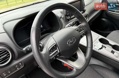 Внедорожник / Кроссовер Hyundai Kona 2020 в 