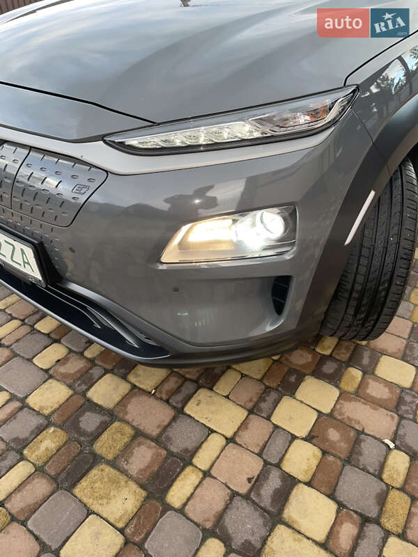 Внедорожник / Кроссовер Hyundai Kona 2020 в Буче