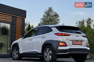 Внедорожник / Кроссовер Hyundai Kona 2020 в 