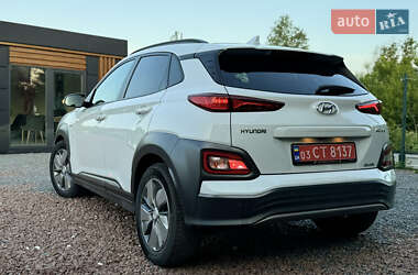 Внедорожник / Кроссовер Hyundai Kona 2020 в 