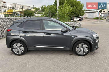 Внедорожник / Кроссовер Hyundai Kona 2020 в 