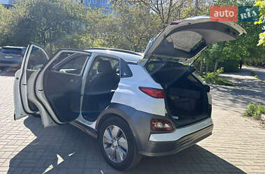 Внедорожник / Кроссовер Hyundai Kona 2019 в 