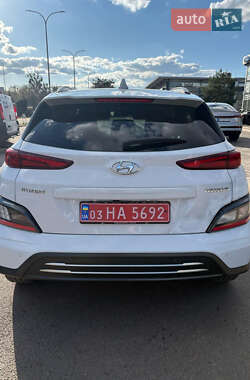 Внедорожник / Кроссовер Hyundai Kona 2021 в 