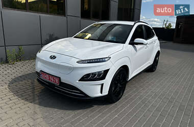 Внедорожник / Кроссовер Hyundai Kona 2023 в Ровно