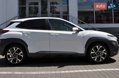 Позашляховик / Кросовер Hyundai Kona 2022 в 