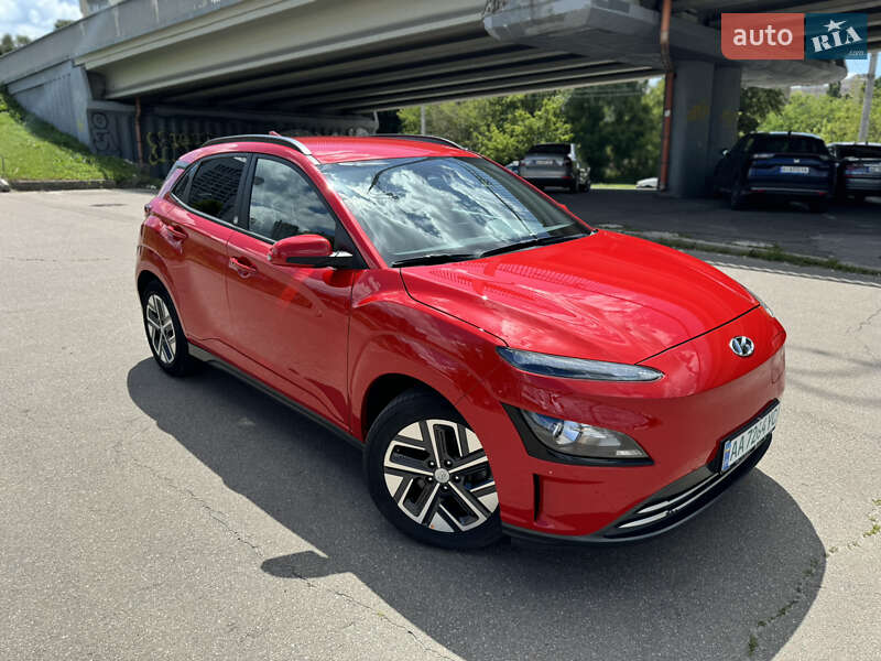 Внедорожник / Кроссовер Hyundai Kona 2022 в Киеве