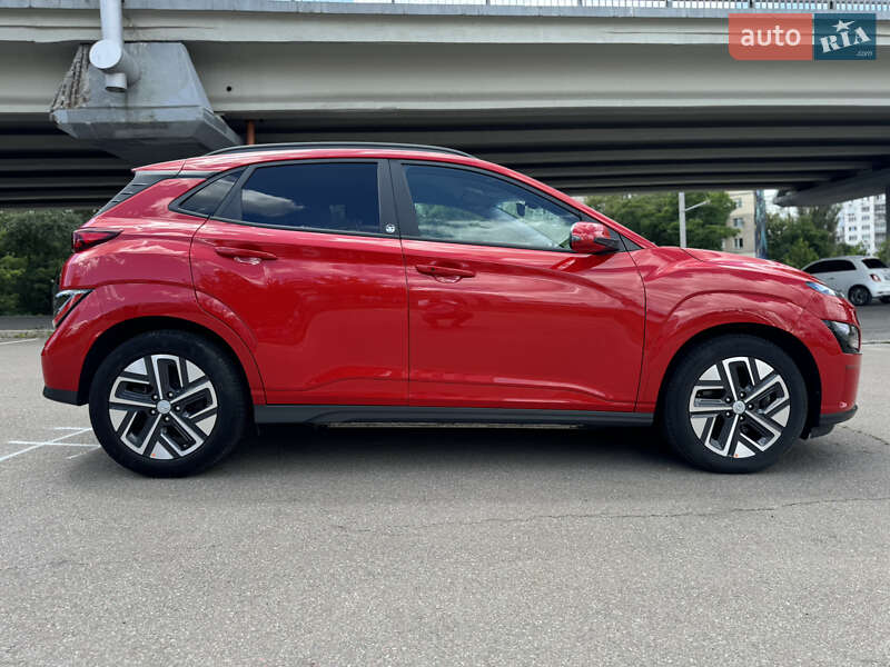 Внедорожник / Кроссовер Hyundai Kona 2022 в Киеве