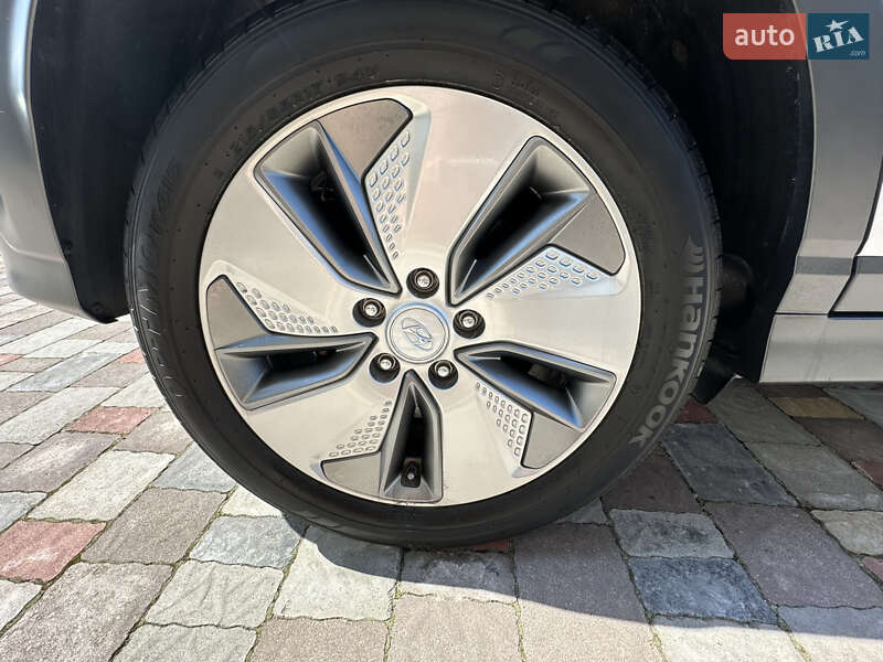 Внедорожник / Кроссовер Hyundai Kona 2020 в Тернополе