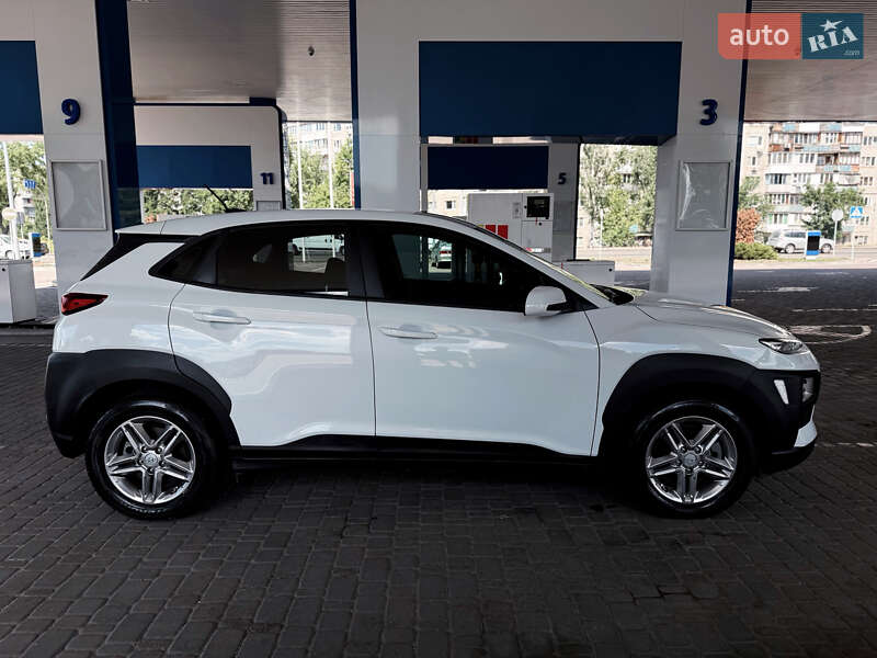 Внедорожник / Кроссовер Hyundai Kona 2020 в Киеве