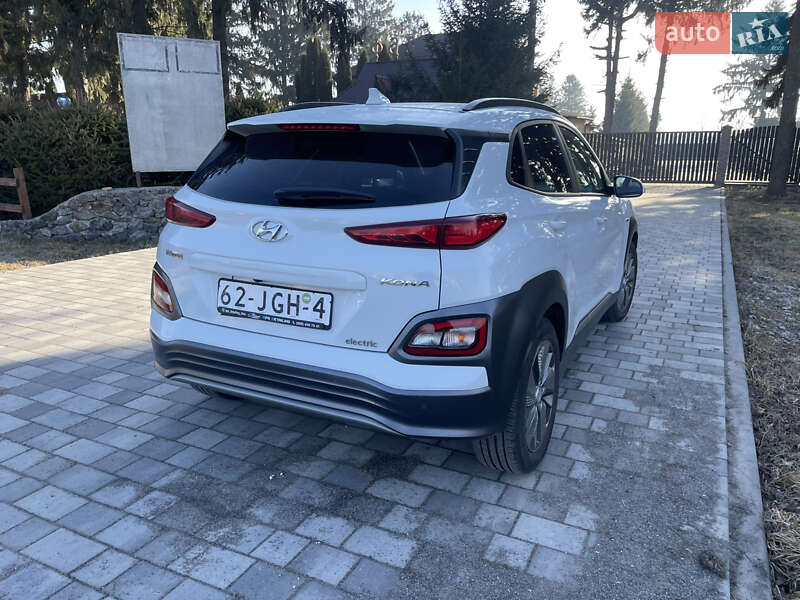 Внедорожник / Кроссовер Hyundai Kona 2019 в Староконстантинове