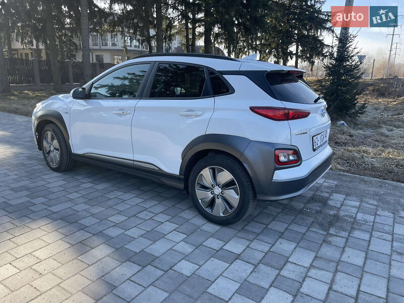 Внедорожник / Кроссовер Hyundai Kona 2019 в Староконстантинове