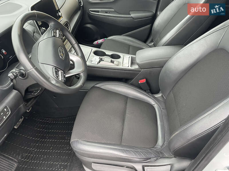 Внедорожник / Кроссовер Hyundai Kona 2019 в Староконстантинове