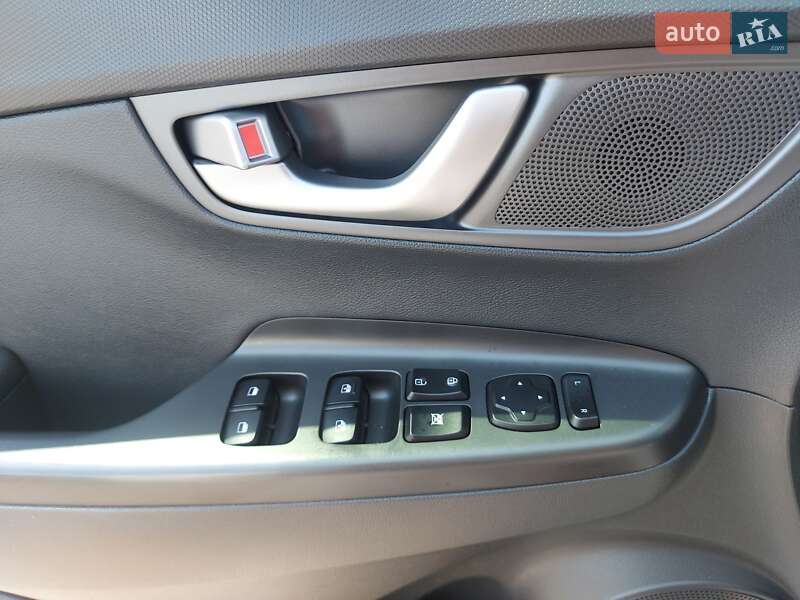 Внедорожник / Кроссовер Hyundai Kona 2019 в Харькове