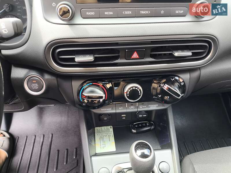 Позашляховик / Кросовер Hyundai Kona 2023 в Великих Лучках