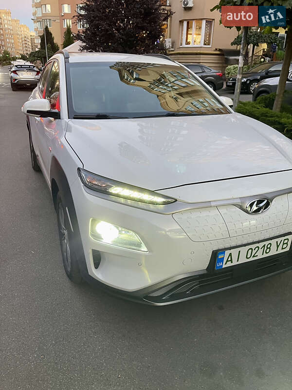 Внедорожник / Кроссовер Hyundai Kona 2019 в Киеве