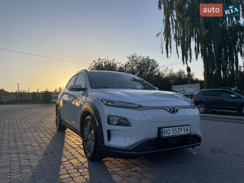 Внедорожник / Кроссовер Hyundai Kona 2020 в Тернополе