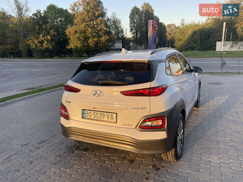 Внедорожник / Кроссовер Hyundai Kona 2020 в Тернополе