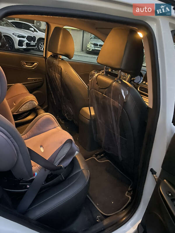 Внедорожник / Кроссовер Hyundai Kona 2020 в Тернополе