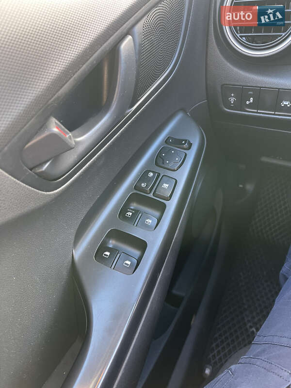 Внедорожник / Кроссовер Hyundai Kona 2019 в Львове