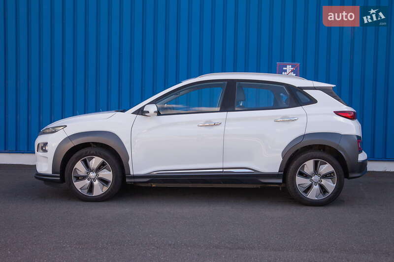 Внедорожник / Кроссовер Hyundai Kona 2019 в Киеве