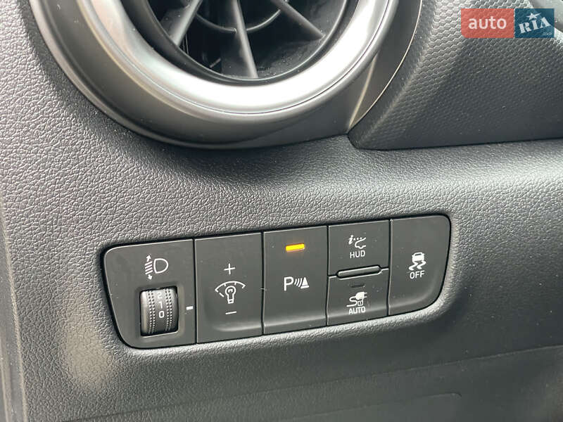 Внедорожник / Кроссовер Hyundai Kona 2021 в Тернополе