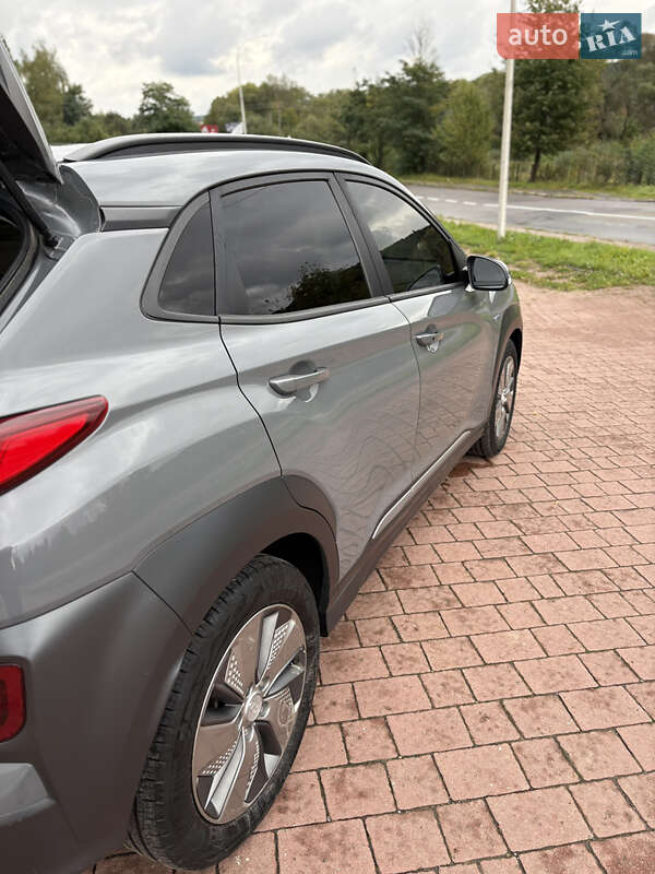 Позашляховик / Кросовер Hyundai Kona 2018 в Стрию