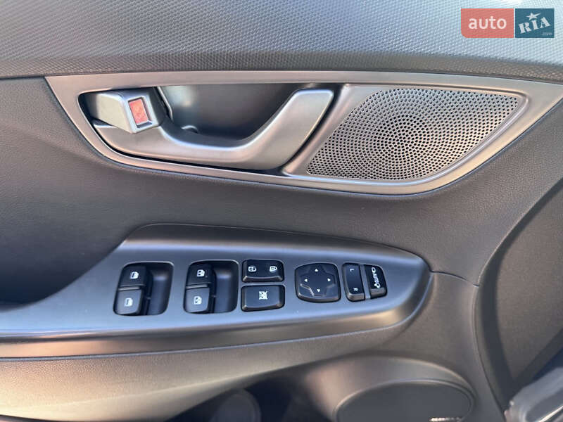 Внедорожник / Кроссовер Hyundai Kona 2019 в Львове