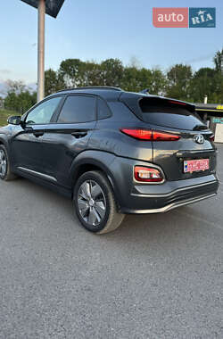 Внедорожник / Кроссовер Hyundai Kona 2020 в 