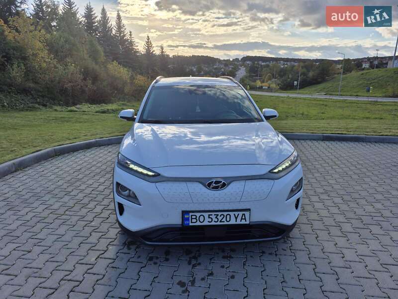 Внедорожник / Кроссовер Hyundai Kona 2020 в Тернополе