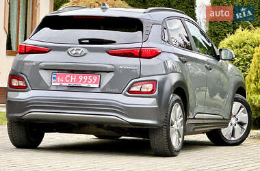 Внедорожник / Кроссовер Hyundai Kona 2020 в 