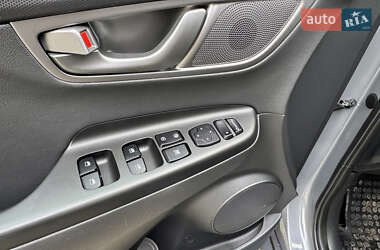 Внедорожник / Кроссовер Hyundai Kona 2020 в 