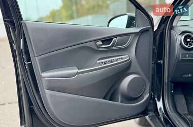 Внедорожник / Кроссовер Hyundai Kona 2021 в 