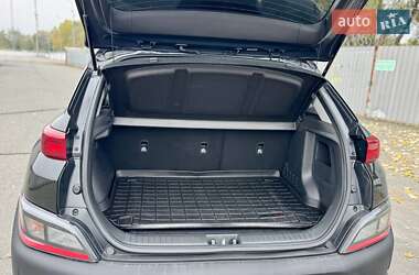 Внедорожник / Кроссовер Hyundai Kona 2021 в 