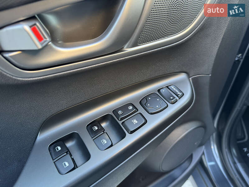 Внедорожник / Кроссовер Hyundai Kona 2020 в Ровно